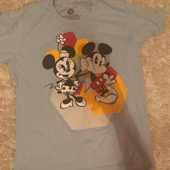 4 Disney Shirts - Picture 4 of 5